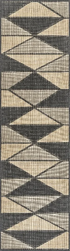 Ombre Diamonds Indoor/Outdoor Rug | Charcoal