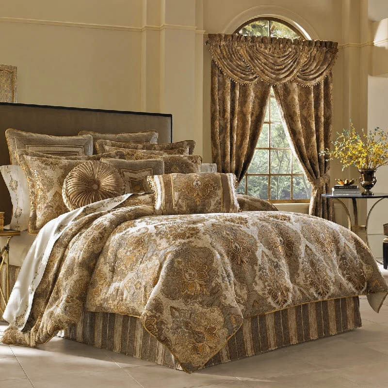 J. Queen New York Bradshaw Comforter Set