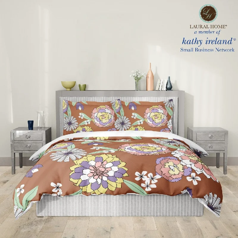 Laural Home kathy ireland® Small Business Network Member Retro Floral Bursts Comforter