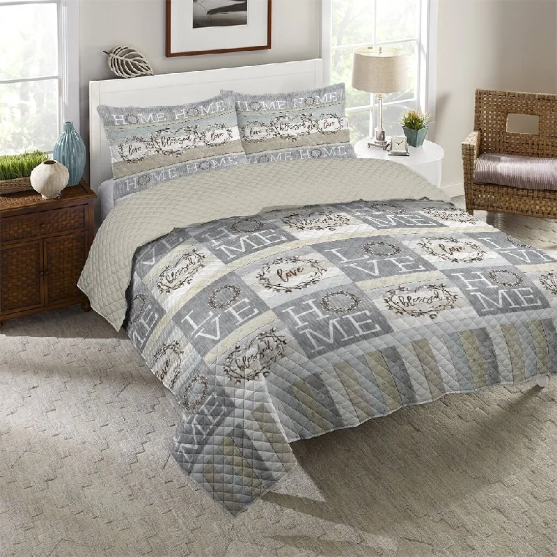 Loving Home Queen Quilt Set